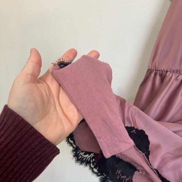 Victoria’s Secret Pink Satin Lace Trim Romper Teddy Size Large - Picture 7 of 10